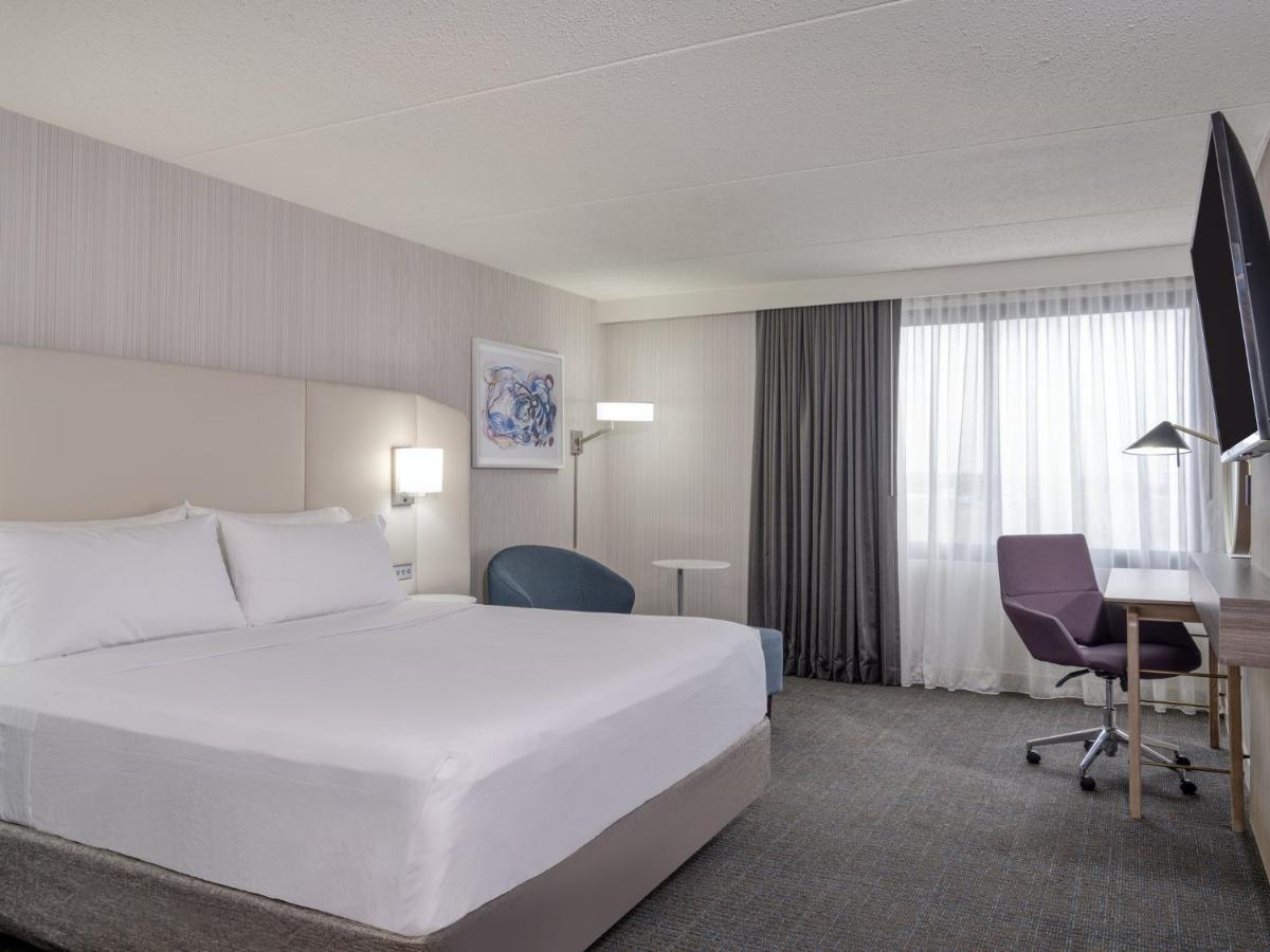 Отель Crowne Plaza Indianapolis-Airport By Ihg Экстерьер фото