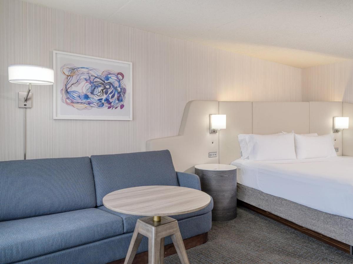 Отель Crowne Plaza Indianapolis-Airport By Ihg Экстерьер фото