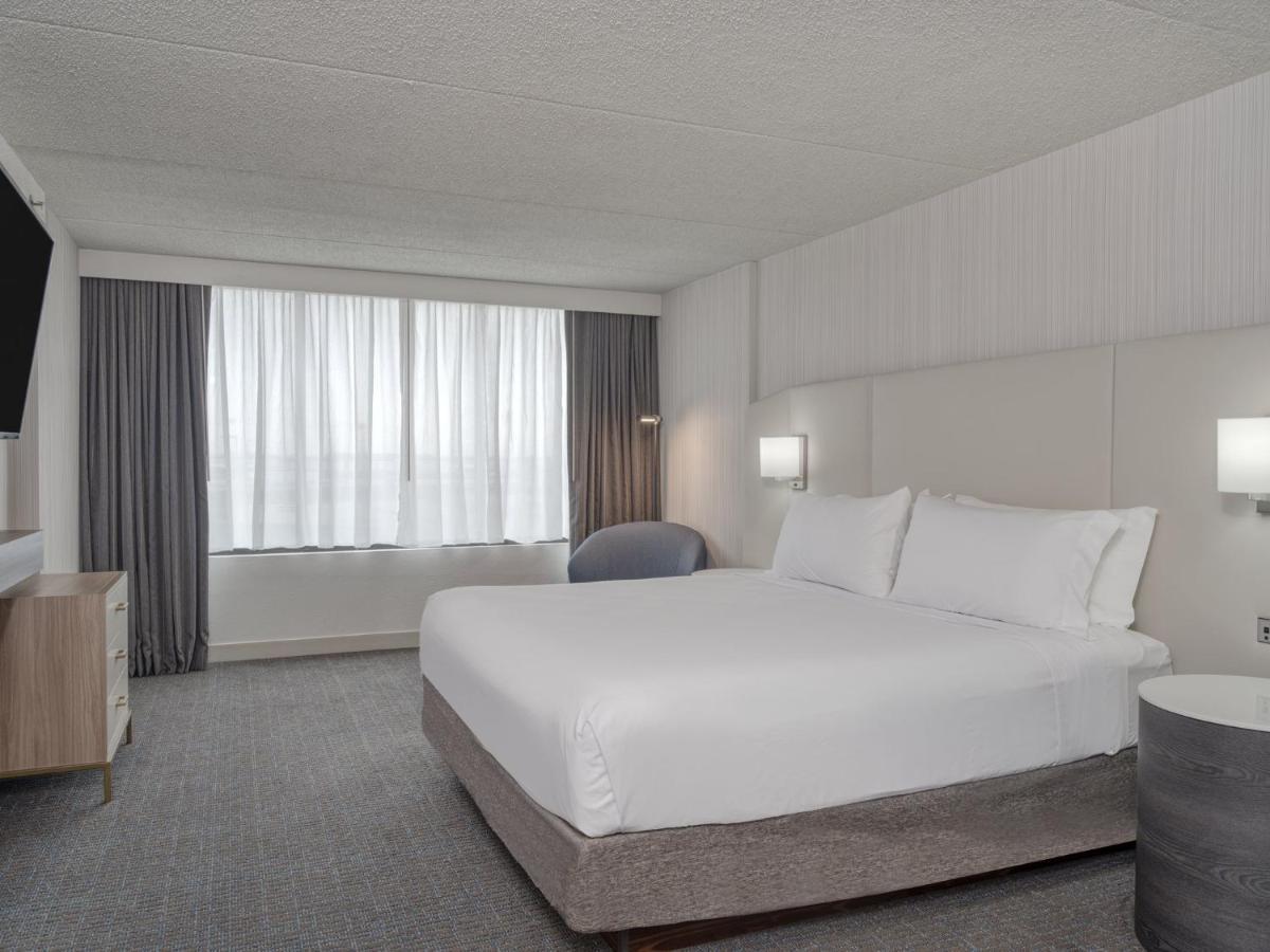 Отель Crowne Plaza Indianapolis-Airport By Ihg Экстерьер фото