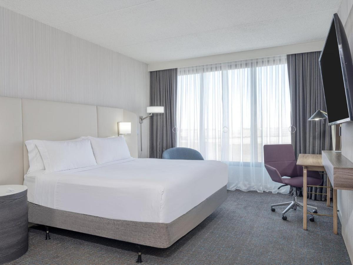 Отель Crowne Plaza Indianapolis-Airport By Ihg Экстерьер фото
