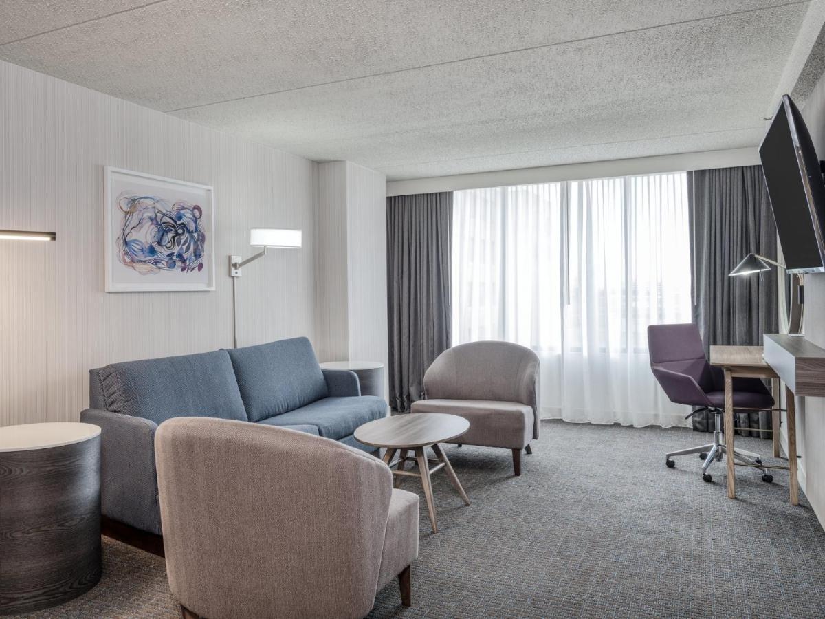 Отель Crowne Plaza Indianapolis-Airport By Ihg Экстерьер фото