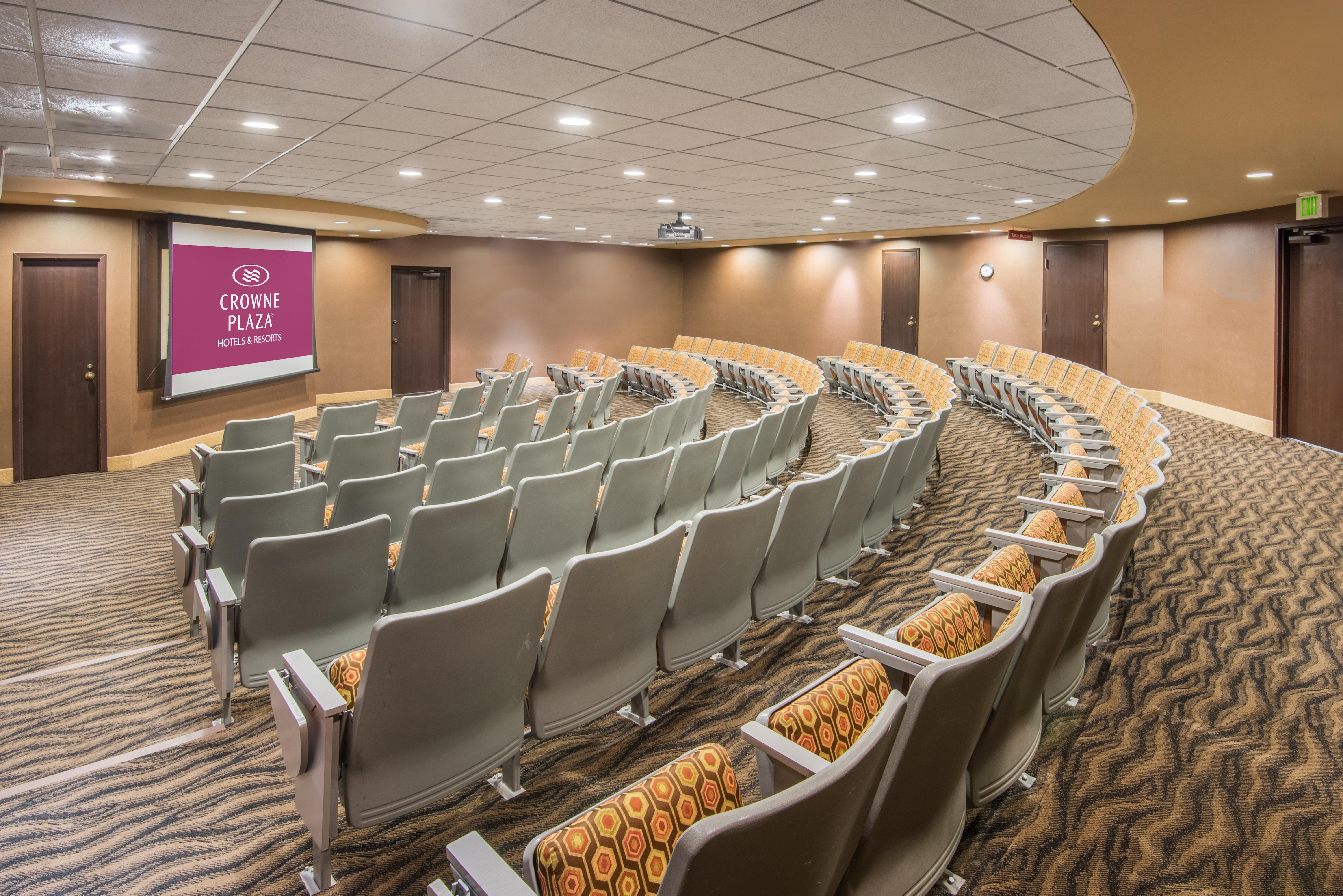 Отель Crowne Plaza Indianapolis-Airport By Ihg Экстерьер фото