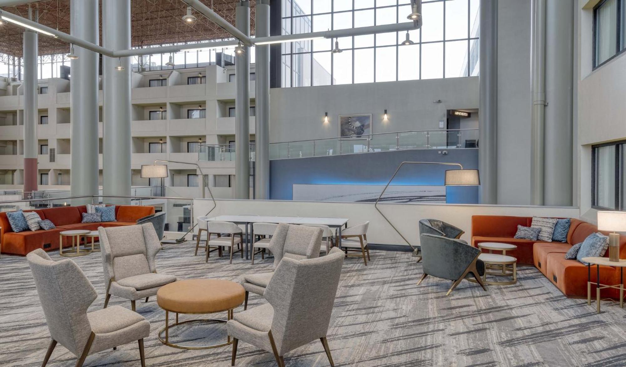 Отель Crowne Plaza Indianapolis-Airport By Ihg Экстерьер фото