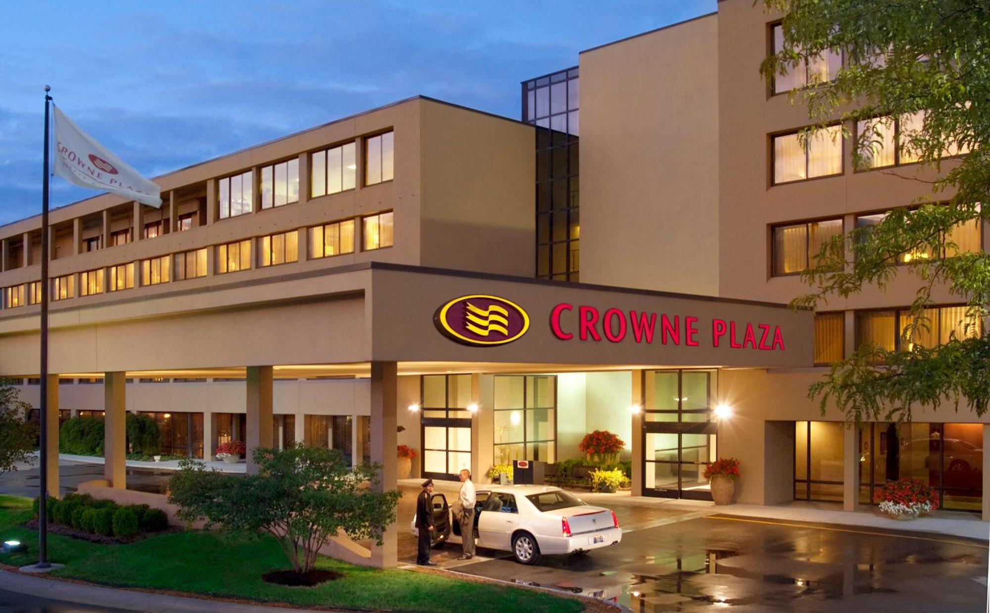 Отель Crowne Plaza Indianapolis-Airport By Ihg Экстерьер фото